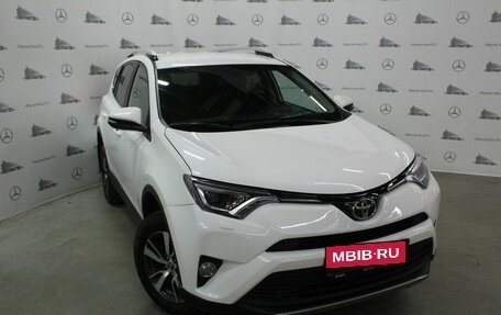 Toyota RAV4, 2017 год, 2 350 000 рублей, 3 фотография