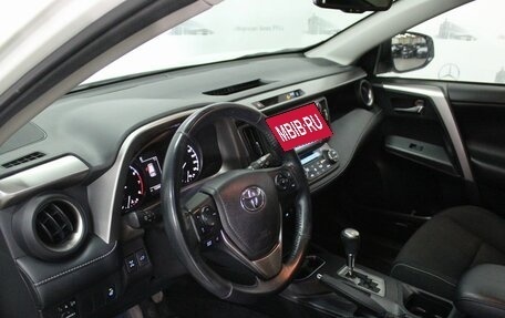 Toyota RAV4, 2017 год, 2 350 000 рублей, 14 фотография