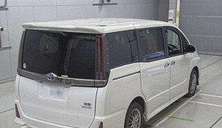 Toyota Noah III, 2021 год, 2 985 000 рублей, 5 фотография