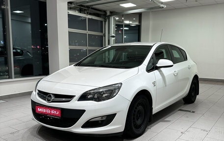 Opel Astra J, 2014 год, 895 000 рублей, 1 фотография