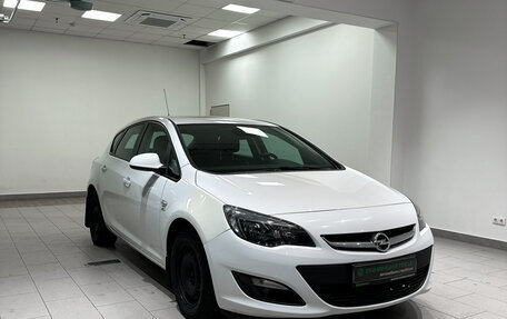 Opel Astra J, 2014 год, 895 000 рублей, 3 фотография