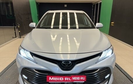 Toyota Camry, 2018 год, 2 890 000 рублей, 2 фотография