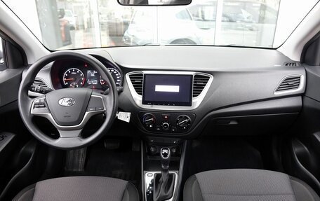 Hyundai Solaris II рестайлинг, 2018 год, 1 325 000 рублей, 9 фотография