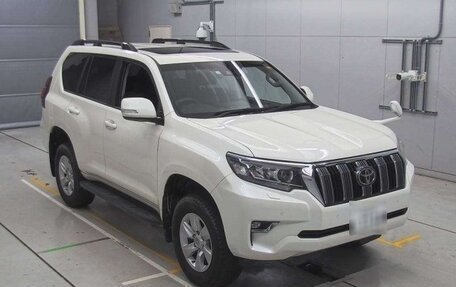 Toyota Land Cruiser Prado 150 рестайлинг 2, 2021 год, 4 150 000 рублей, 4 фотография