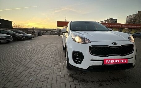 KIA Sportage IV рестайлинг, 2017 год, 2 000 000 рублей, 4 фотография