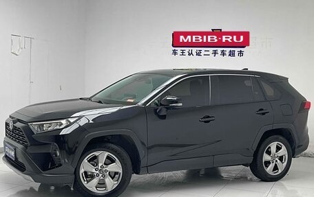 Toyota RAV4, 2021 год, 2 910 000 рублей, 3 фотография