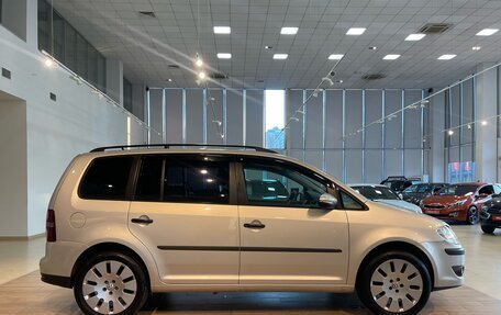 Volkswagen Touran III, 2010 год, 1 250 000 рублей, 4 фотография