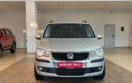 Volkswagen Touran III, 2010 год, 1 250 000 рублей, 2 фотография