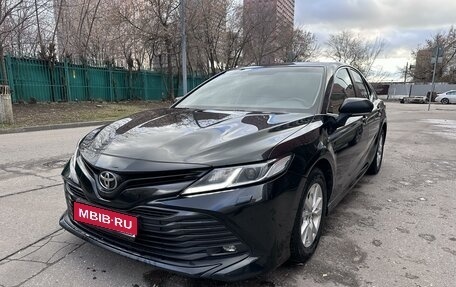 Toyota Camry, 2019 год, 2 150 000 рублей, 1 фотография