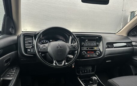 Mitsubishi Outlander III рестайлинг 3, 2018 год, 2 185 000 рублей, 6 фотография