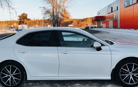 Toyota Camry, 2021 год, 3 600 000 рублей, 10 фотография