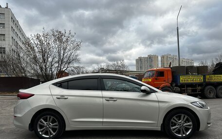 Hyundai Elantra VI рестайлинг, 2017 год, 1 600 000 рублей, 3 фотография