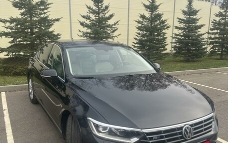 Volkswagen Passat B8 рестайлинг, 2018 год, 2 950 000 рублей, 3 фотография