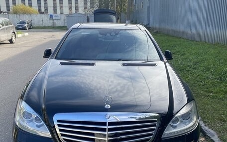 Mercedes-Benz S-Класс, 2010 год, 2 290 000 рублей, 1 фотография