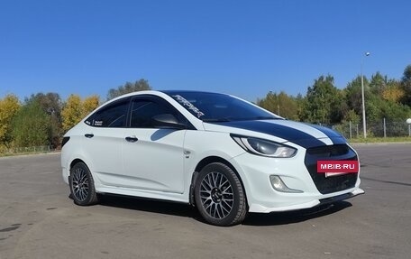 Hyundai Solaris II рестайлинг, 2013 год, 850 000 рублей, 3 фотография