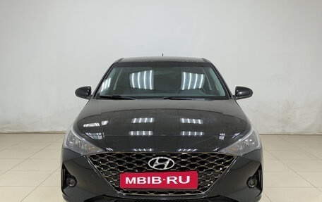 Hyundai Solaris II рестайлинг, 2021 год, 1 779 000 рублей, 2 фотография