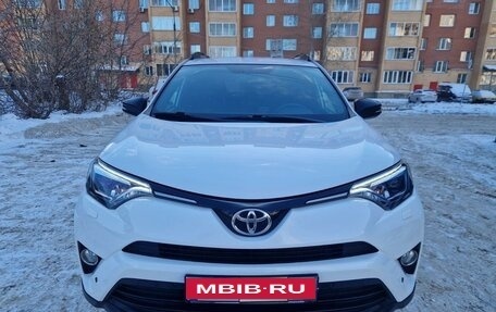 Toyota RAV4, 2019 год, 3 100 000 рублей, 1 фотография