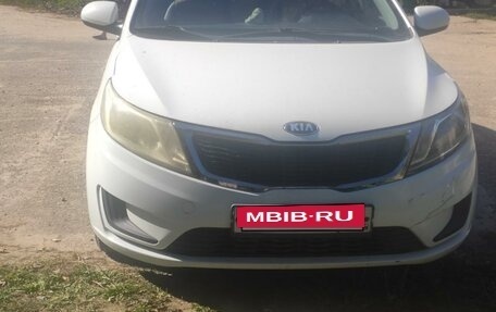 KIA Rio III рестайлинг, 2013 год, 855 000 рублей, 2 фотография