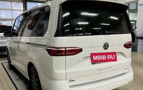 Volkswagen Multivan, 2022 год, 9 700 000 рублей, 4 фотография