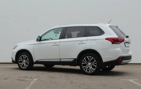 Mitsubishi Outlander III рестайлинг 3, 2016 год, 1 750 000 рублей, 7 фотография