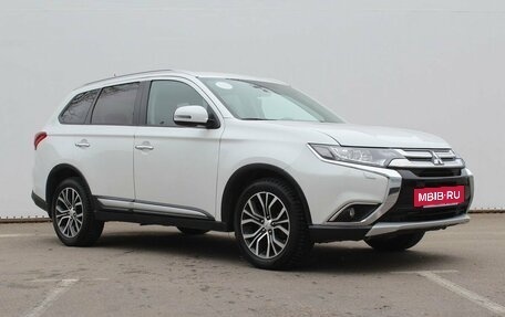 Mitsubishi Outlander III рестайлинг 3, 2016 год, 1 750 000 рублей, 3 фотография