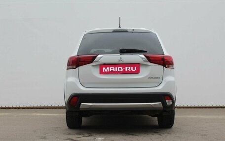 Mitsubishi Outlander III рестайлинг 3, 2016 год, 1 750 000 рублей, 6 фотография