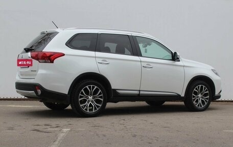 Mitsubishi Outlander III рестайлинг 3, 2016 год, 1 750 000 рублей, 5 фотография