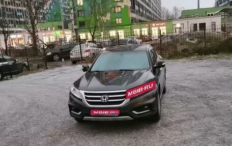 Honda Crosstour I рестайлинг, 2014 год, 1 950 000 рублей, 1 фотография