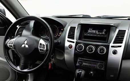 Mitsubishi Pajero Sport II рестайлинг, 2015 год, 1 755 000 рублей, 11 фотография