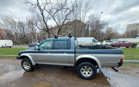 Mitsubishi L200 III рестайлинг, 2005 год, 900 000 рублей, 5 фотография