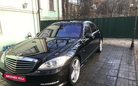 Mercedes-Benz S-Класс, 2011 год, 2 200 000 рублей, 1 фотография