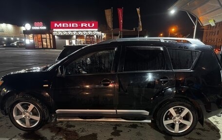 Mitsubishi Outlander III рестайлинг 3, 2007 год, 1 300 000 рублей, 2 фотография