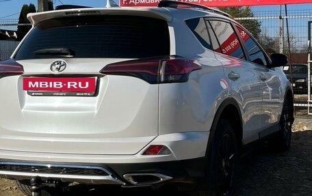 Toyota RAV4, 2018 год, 3 220 000 рублей, 6 фотография