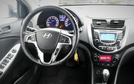 Hyundai Solaris II рестайлинг, 2012 год, 890 000 рублей, 15 фотография