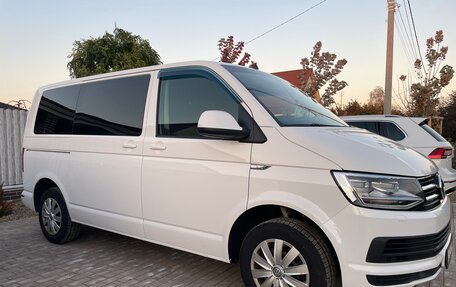 Volkswagen Caravelle T6 рестайлинг, 2018 год, 4 550 000 рублей, 2 фотография