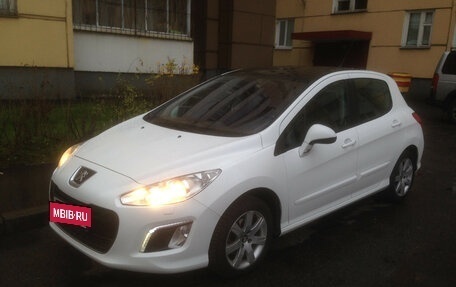 Peugeot 308 II, 2011 год, 775 000 рублей, 3 фотография