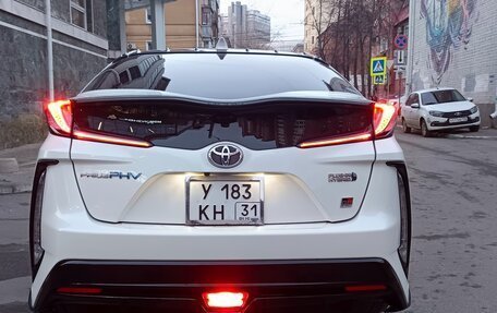 Toyota Prius IV XW50, 2017 год, 2 380 000 рублей, 16 фотография