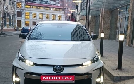 Toyota Prius IV XW50, 2017 год, 2 380 000 рублей, 8 фотография