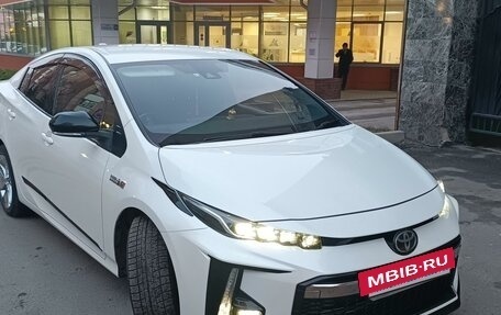 Toyota Prius IV XW50, 2017 год, 2 380 000 рублей, 23 фотография