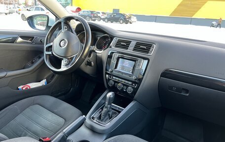 Volkswagen Jetta VI, 2016 год, 1 750 000 рублей, 12 фотография