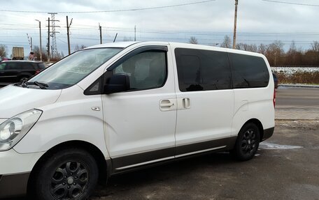 Hyundai H-1 II рестайлинг, 2013 год, 2 200 000 рублей, 1 фотография