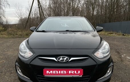 Hyundai Solaris II рестайлинг, 2011 год, 700 000 рублей, 4 фотография