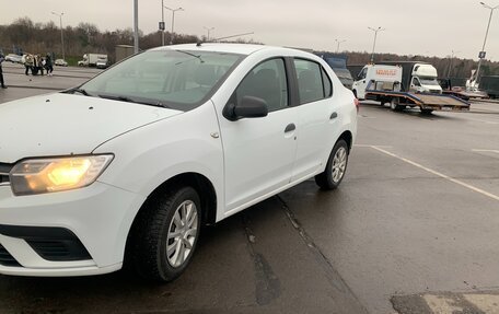 Renault Logan II, 2018 год, 725 000 рублей, 6 фотография