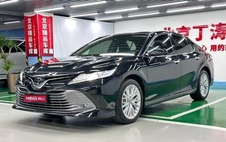 Toyota Camry, 2021 год, 3 080 000 рублей, 1 фотография