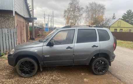 Chevrolet Niva I рестайлинг, 2011 год, 315 000 рублей, 4 фотография