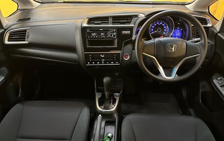 Honda Fit III, 2018 год, 1 405 000 рублей, 10 фотография