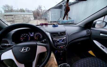 Hyundai Solaris II рестайлинг, 2012 год, 790 000 рублей, 3 фотография