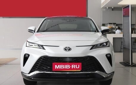 Toyota Venza, 2024 год, 4 980 000 рублей, 2 фотография