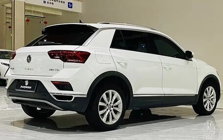 Volkswagen T-Roc I, 2022 год, 1 830 000 рублей, 4 фотография