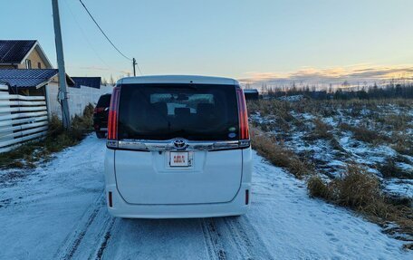 Toyota Noah III, 2018 год, 3 200 000 рублей, 19 фотография